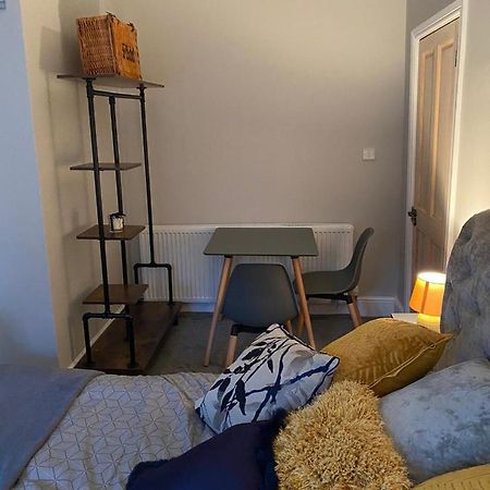 Cambridge Villas Private Studio ลิธึม เซนต์ แอนน์ส ภายนอก รูปภาพ